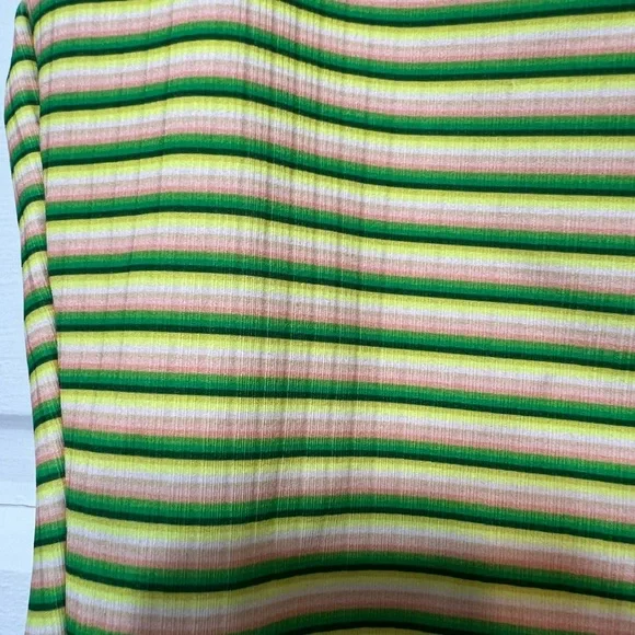 Hurley brand crop top - Picture 3 of 3